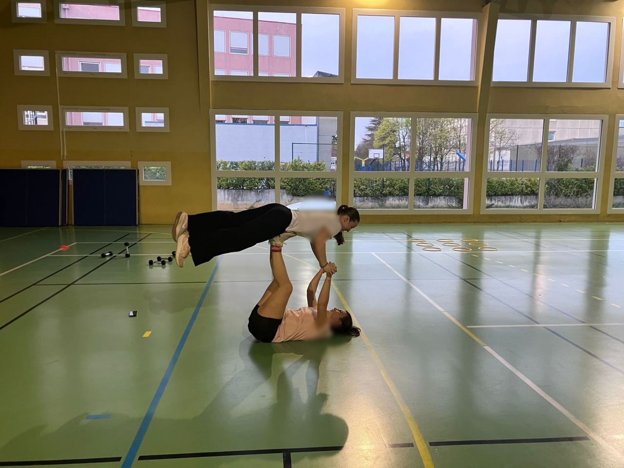 Acrosport — gainage à deux, équilibre et confiance